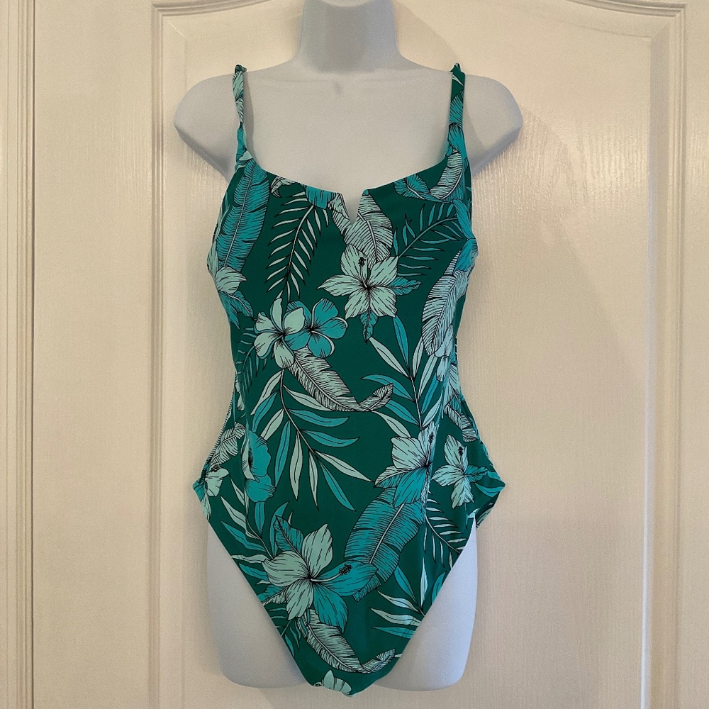 Allure Green Floral Print One-Piece Swimsuit size 1X *NWT*
